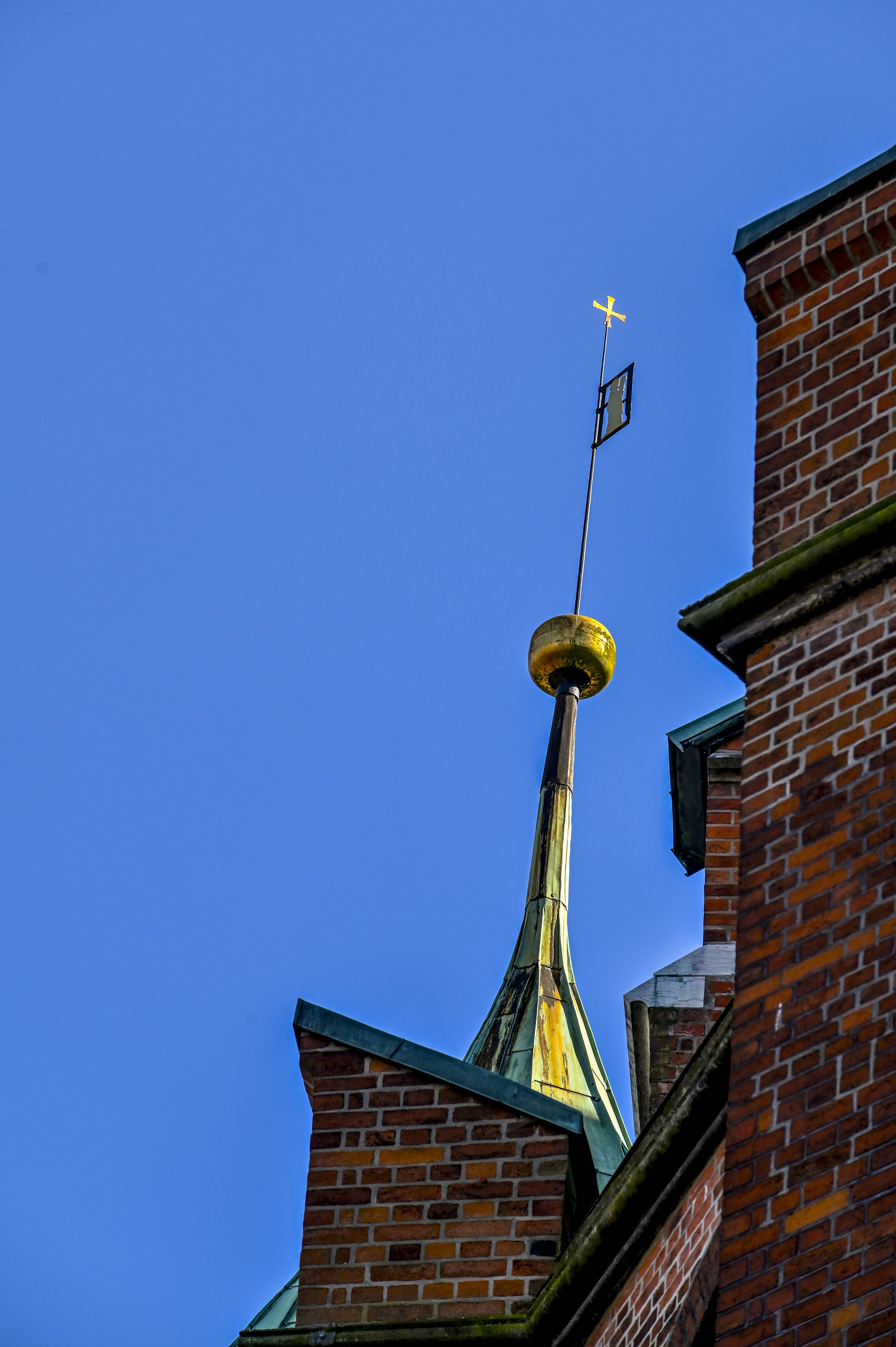 Marienkirche von außen in Sommerwolken