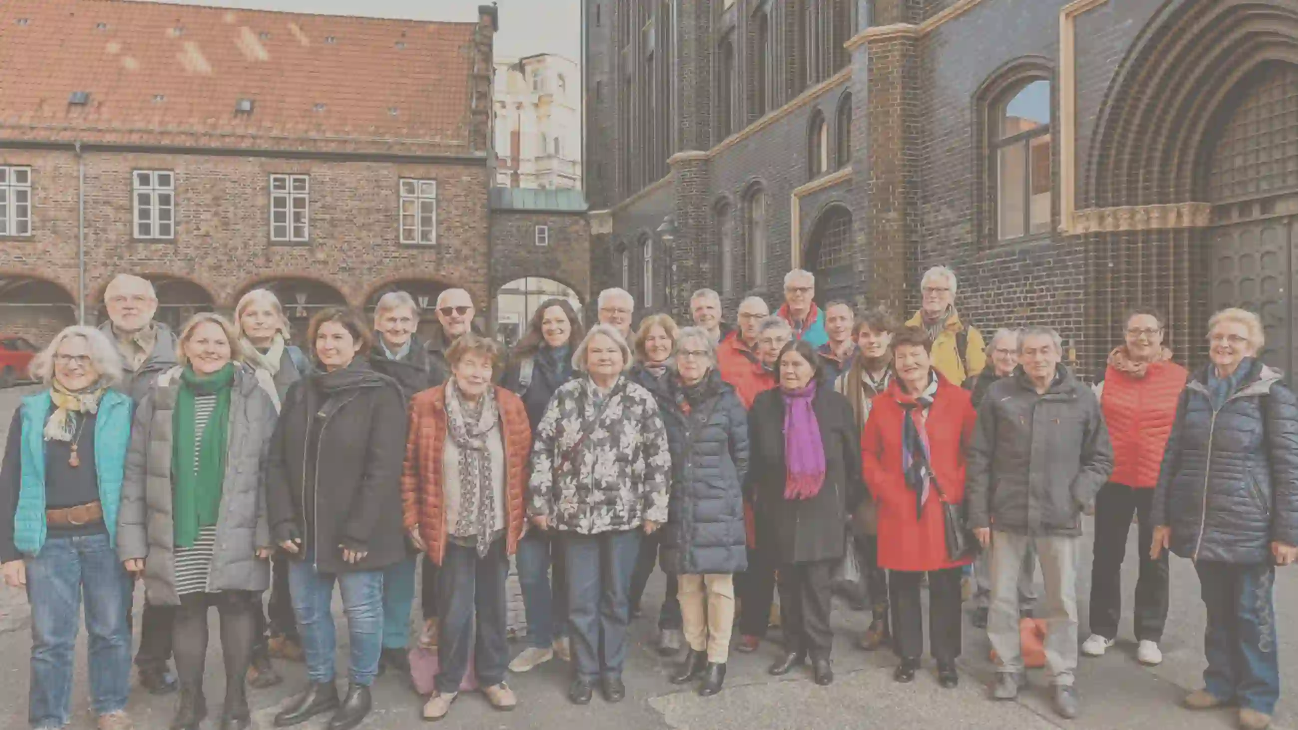 Gruppenfoto von ehrenamtlich Mitarbeitende im Marienkirchhof